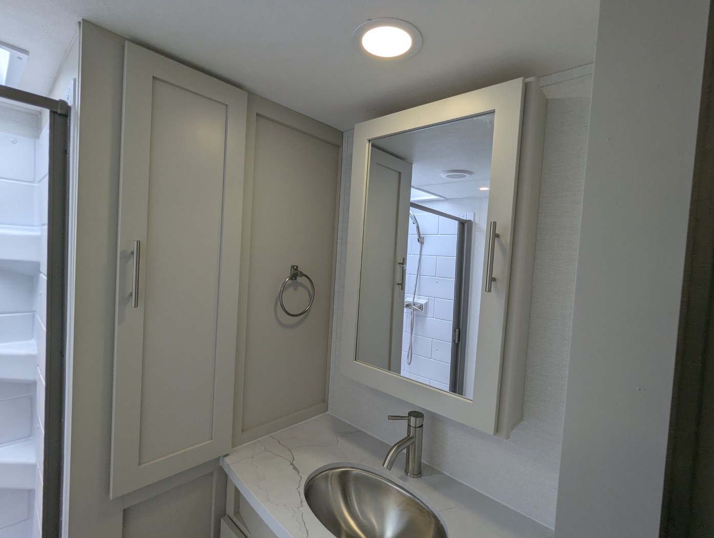 2027 Alliance RV Avenue 30BH - Image 29