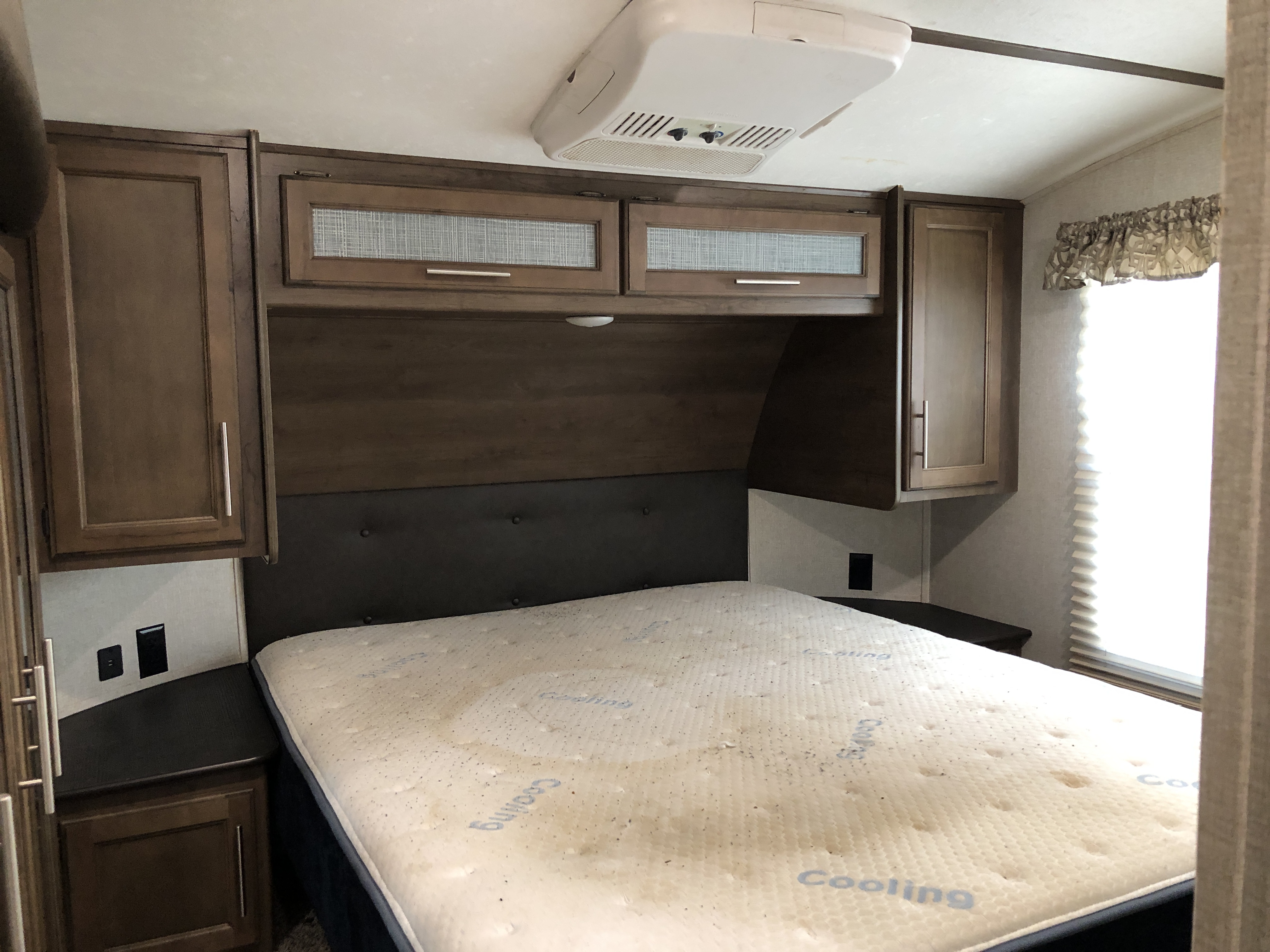 2018 Keystone Cougar Half-Ton East 27RLS - Image 11