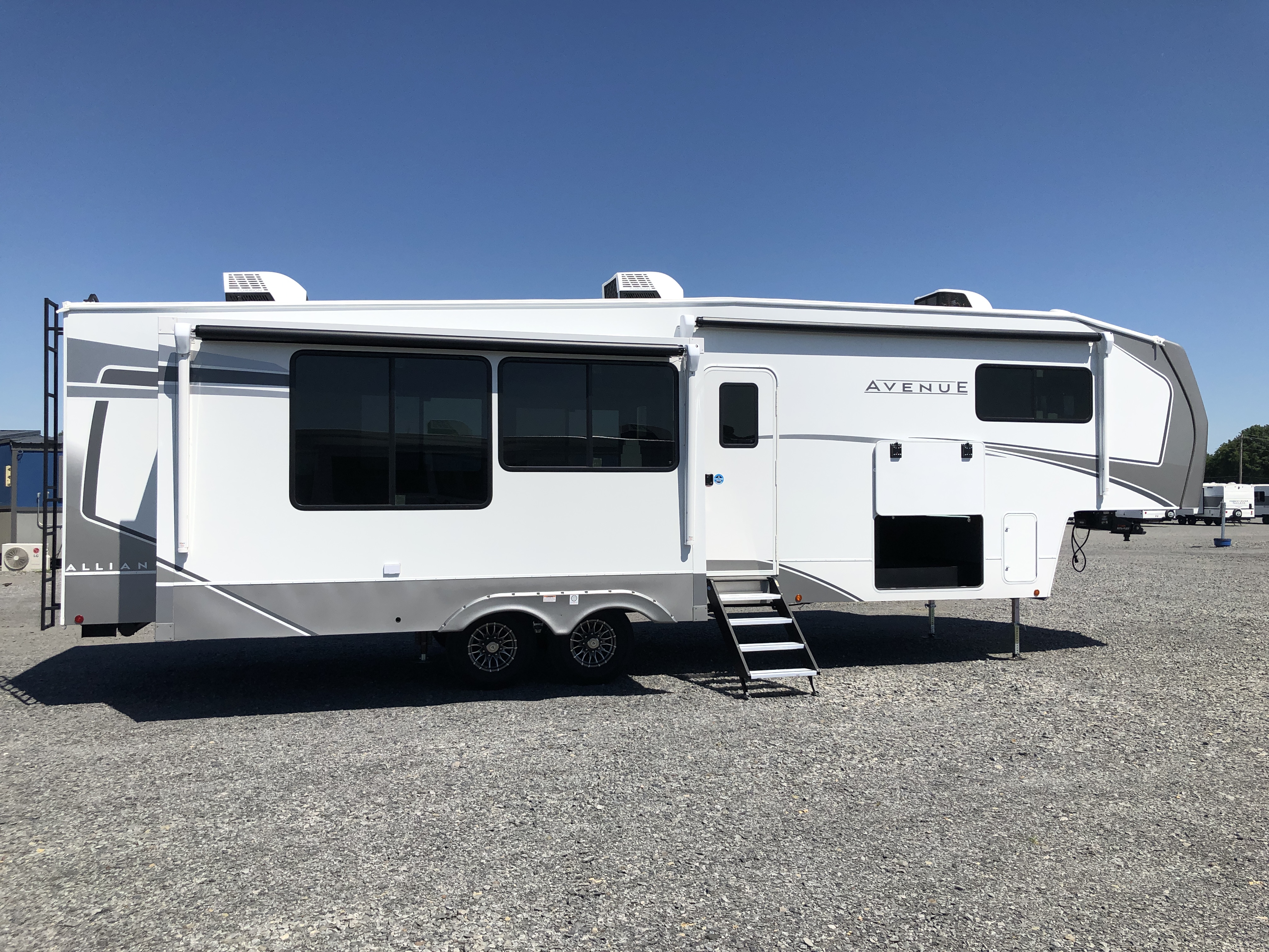 2026 Alliance RV Avenue 35RKS - Image 8
