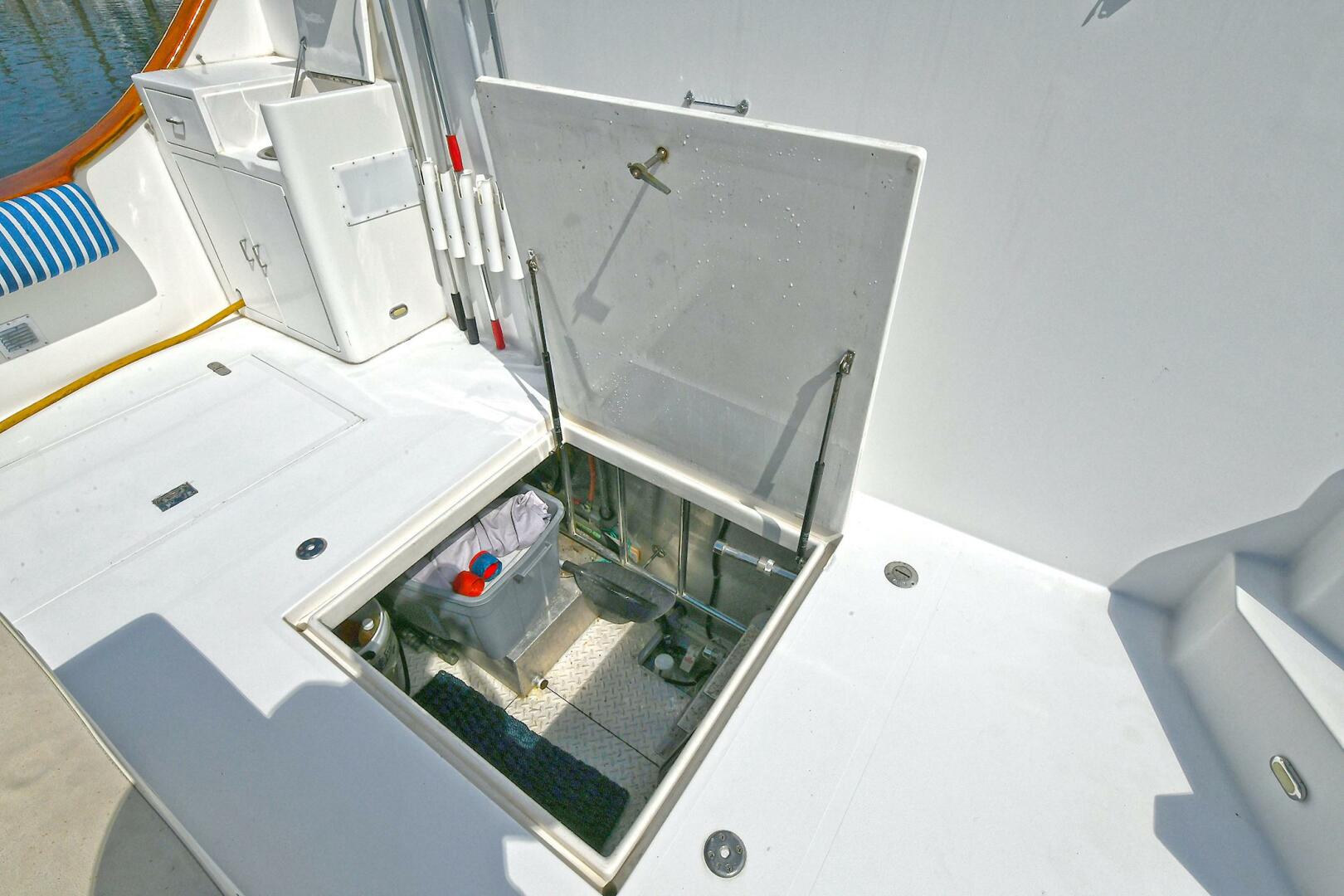 2002 Grand Alaskan Flushdeck - Image 8
