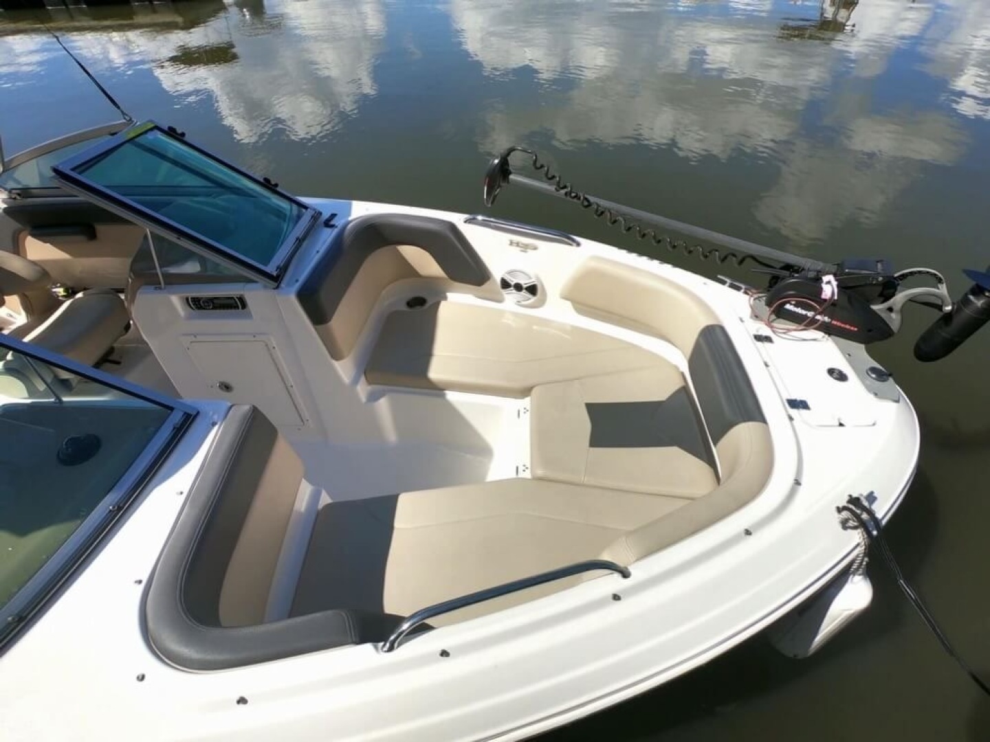 2014 Chaparral 21 Ski & Fish H20 - Image 6