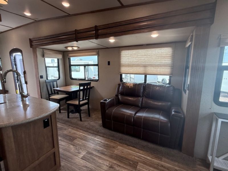 2018 Keystone Laredo 358BP - Image 6