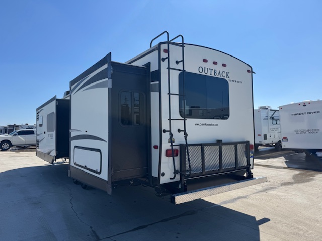 2017 Keystone Outback Diamond Super-Lite 332FK - Image 5