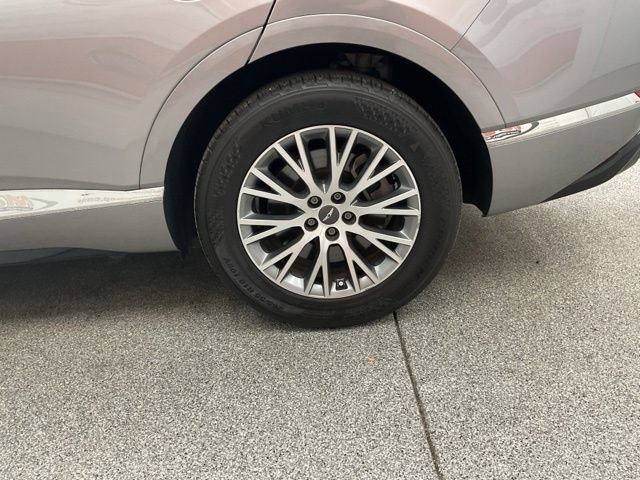 2024 Genesis GV80 Utility 4D Advanced AWD I4 - Image 13
