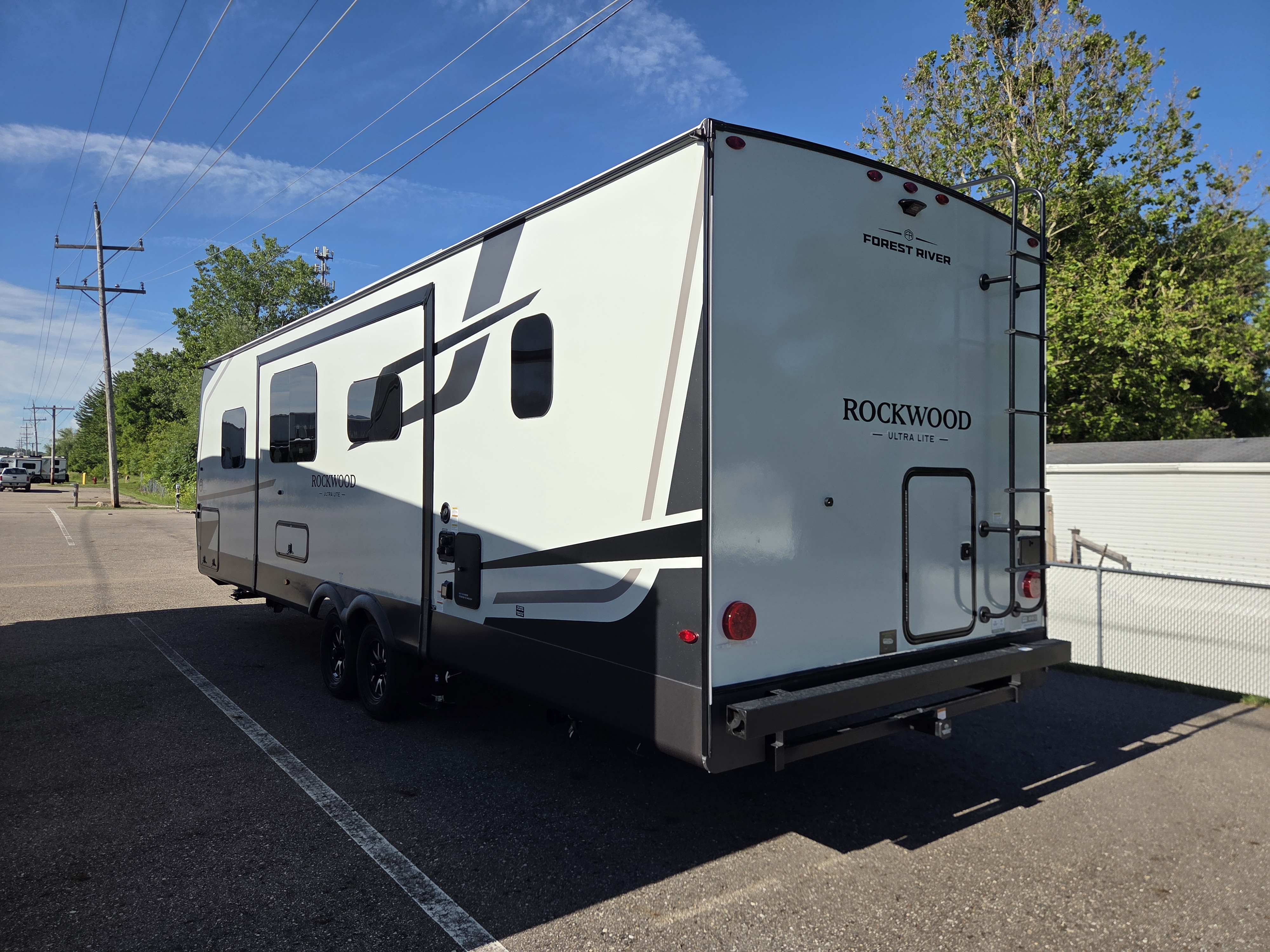 2027 Forest River Rockwood Ultra Lite 2706BH - Image 4