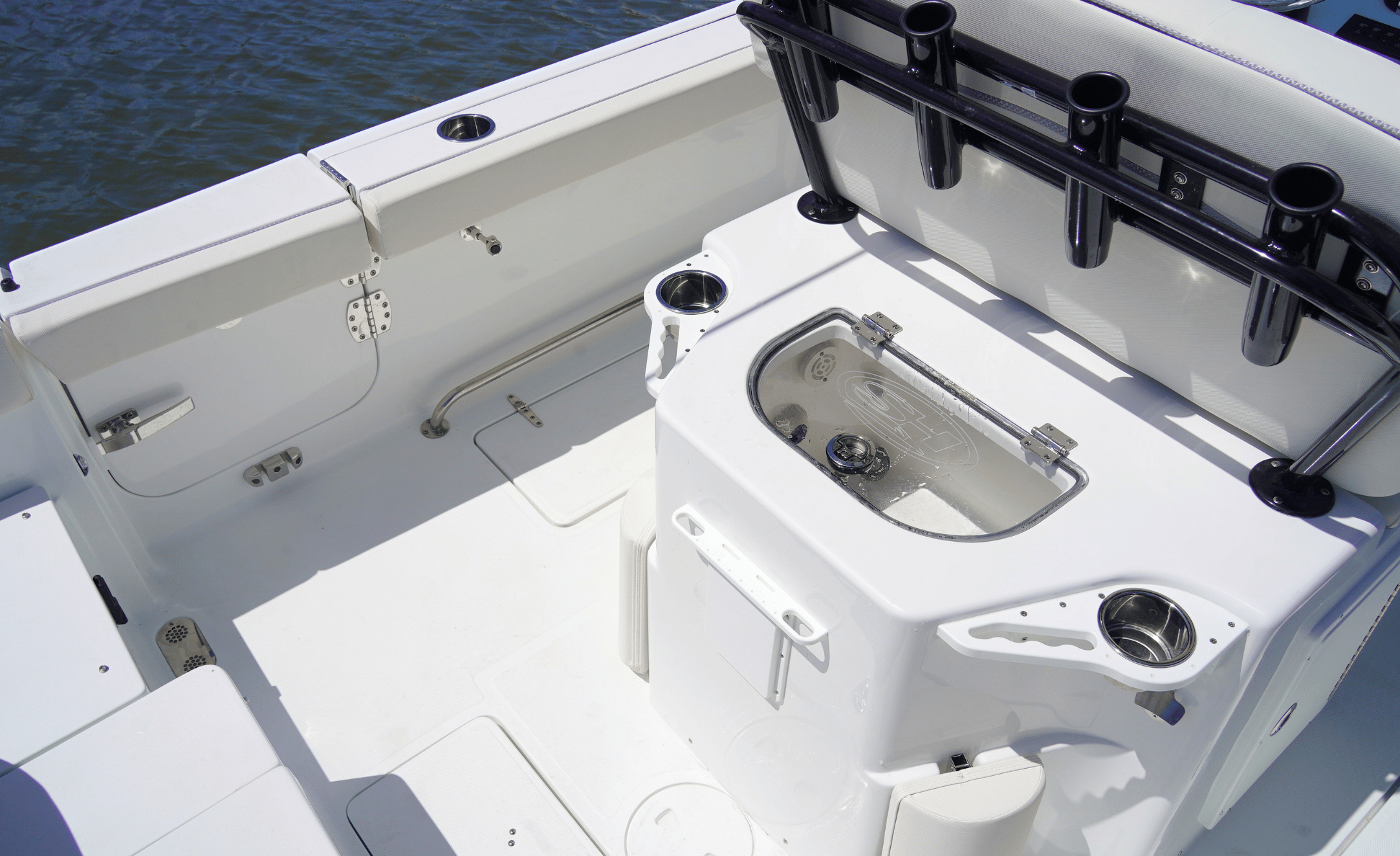 2027 SEA HUNT ULTRA 265SE - Image 14