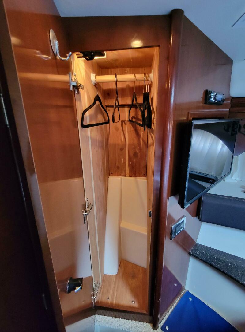 2011 Meridian 441 Sedan - Image 12