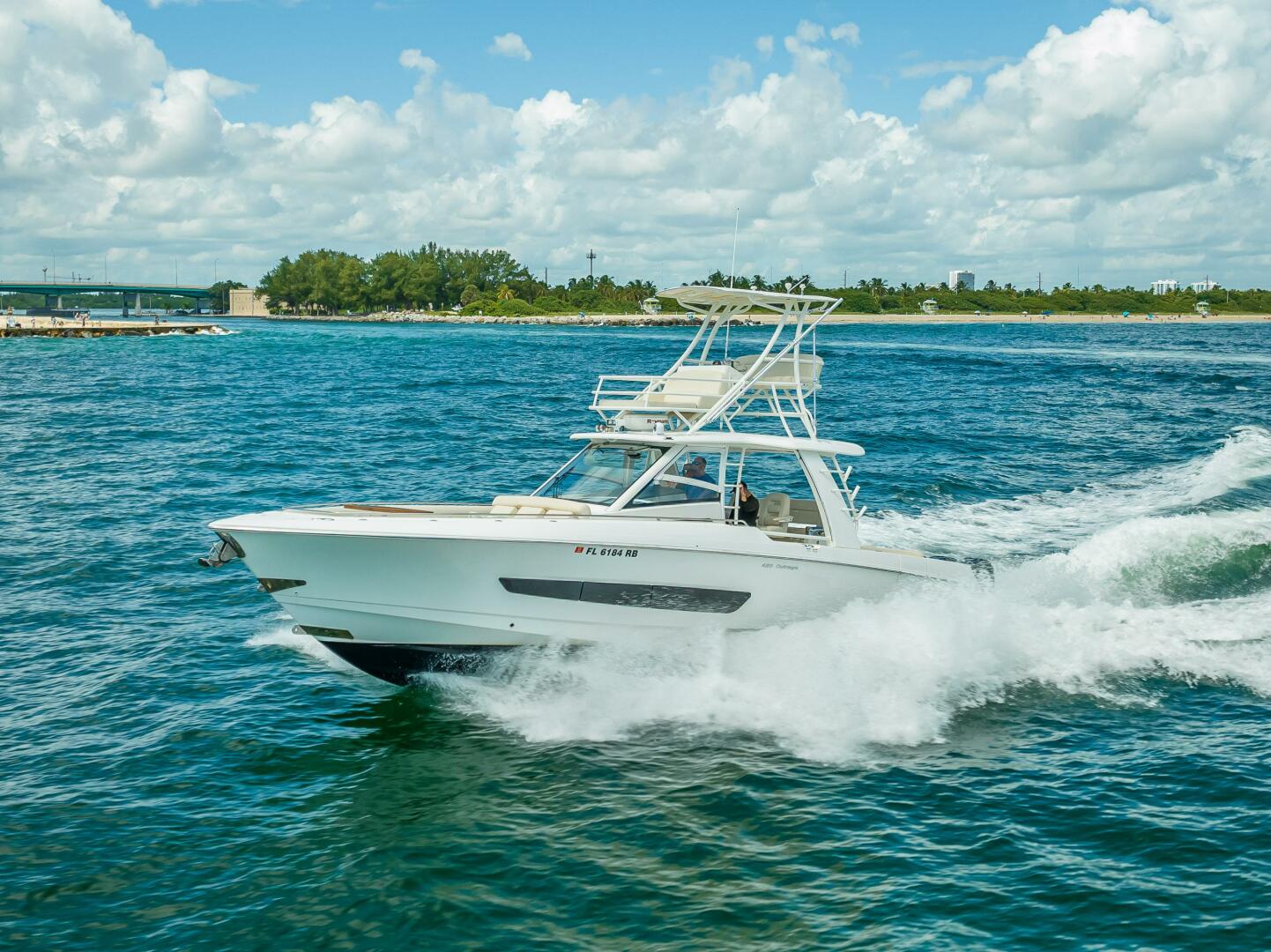 2016 Boston Whaler - Image 29