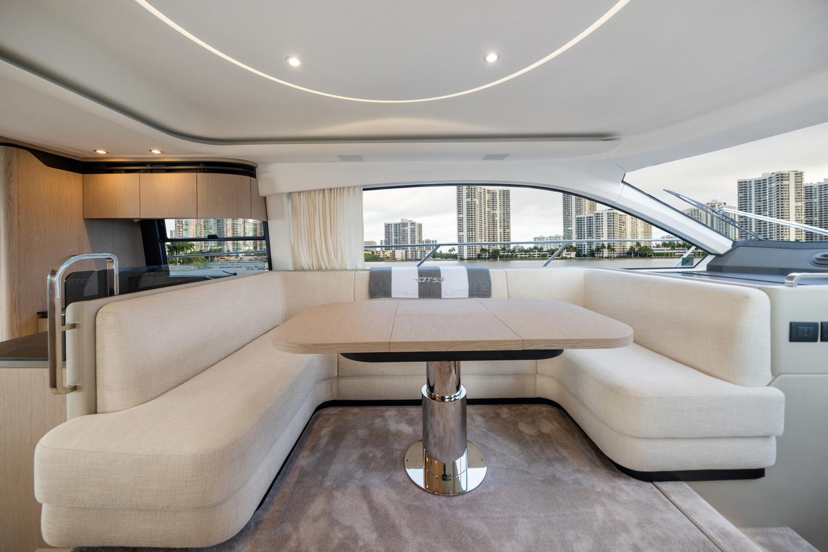 2023 Azimut 53 FLY Base - Image 34