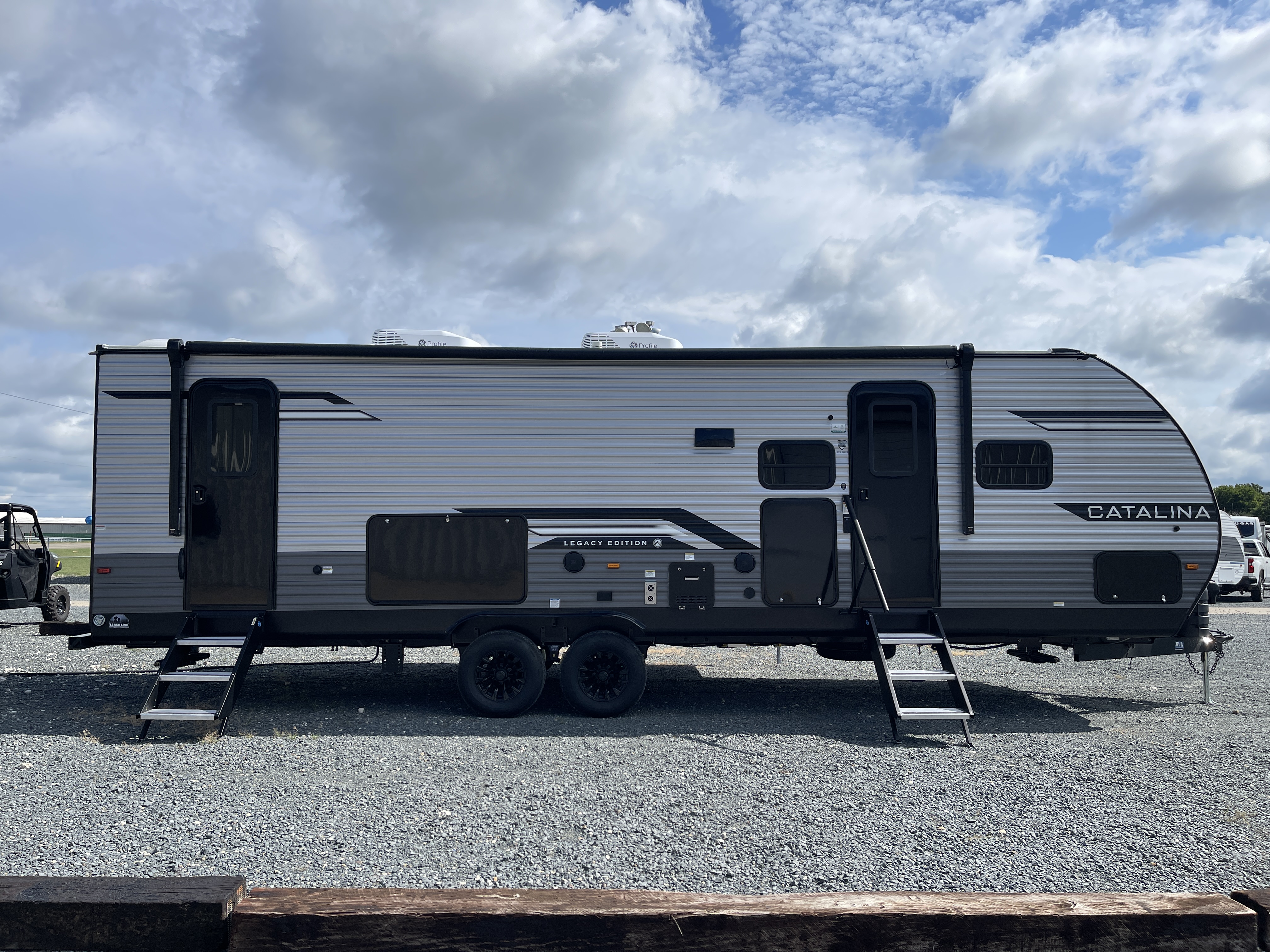 2027 Coachmen Catalina Legacy Edition 273DBHCK - Image 8