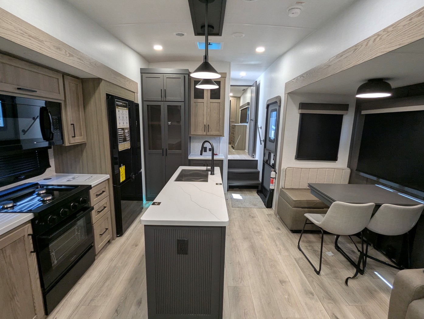 2026 Forest River Rockwood Signature R361RLS - Image 21