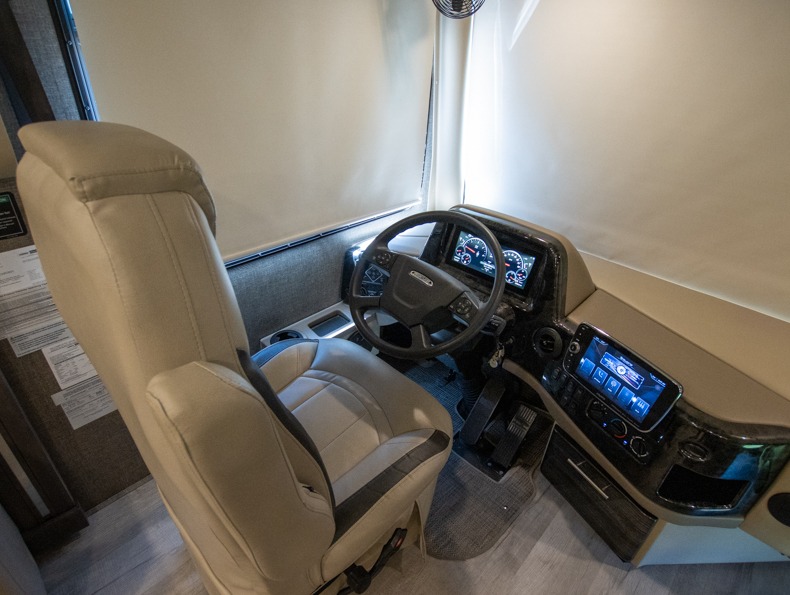 2022 Thor Motor Coach Palazzo 37.4 - Image 31