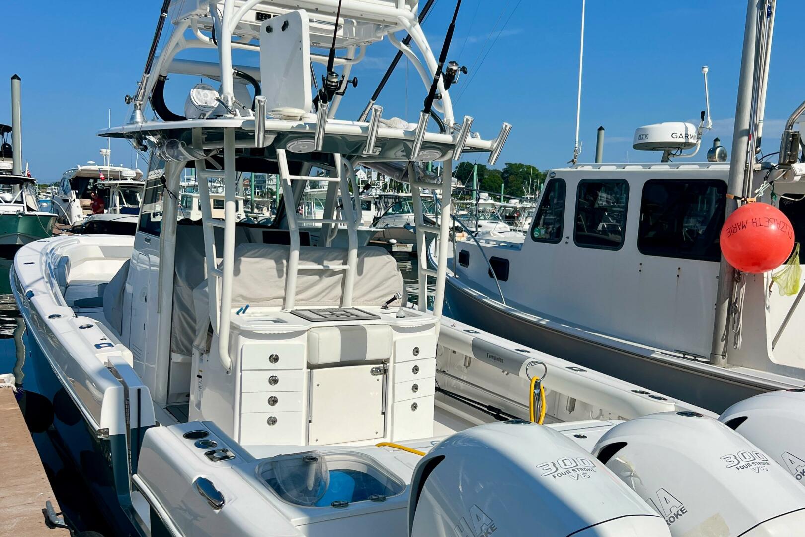 2017 Everglades 355 CC - Image 11