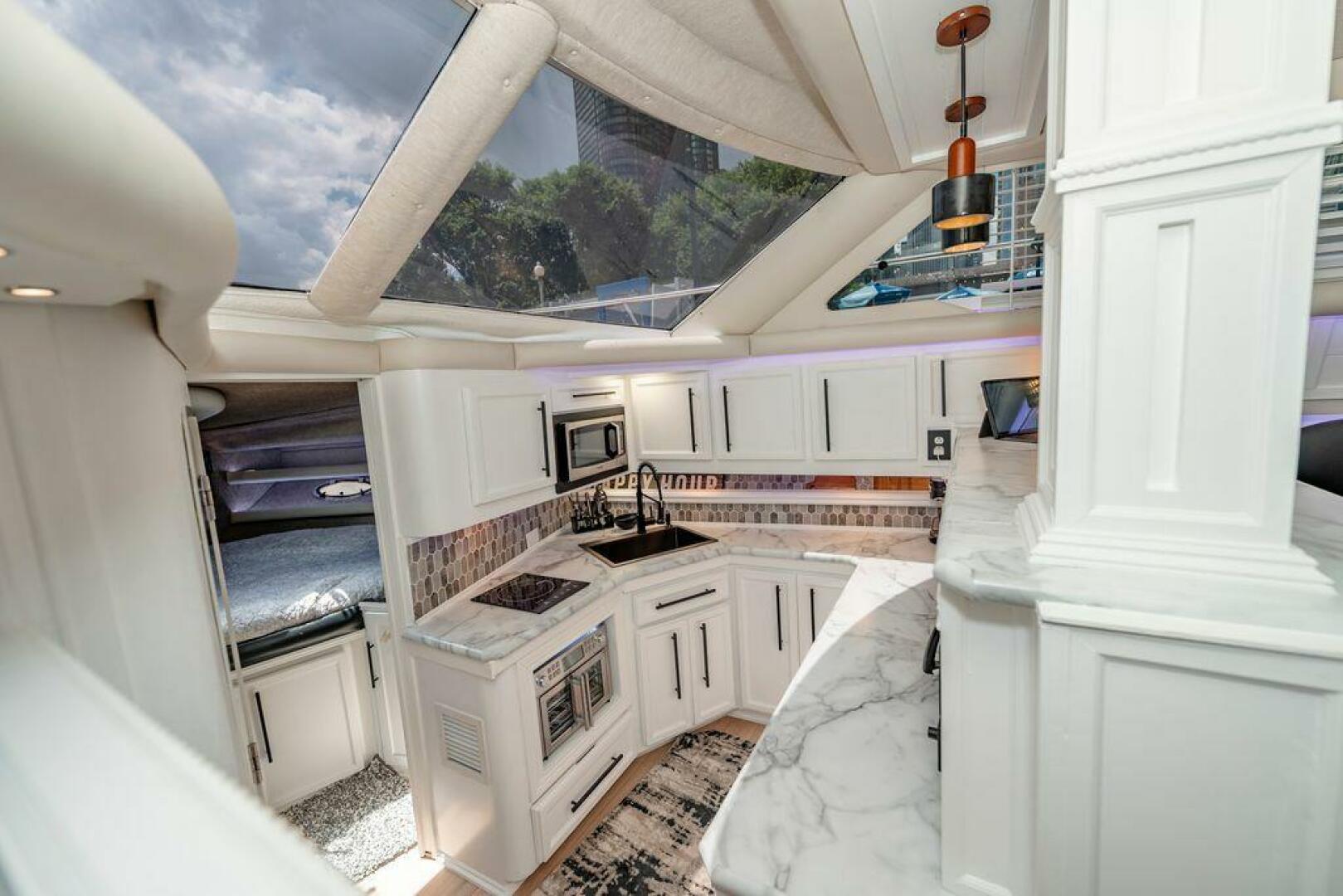 1991 Cruisers Yachts 3850 Aft Cabin - Image 13