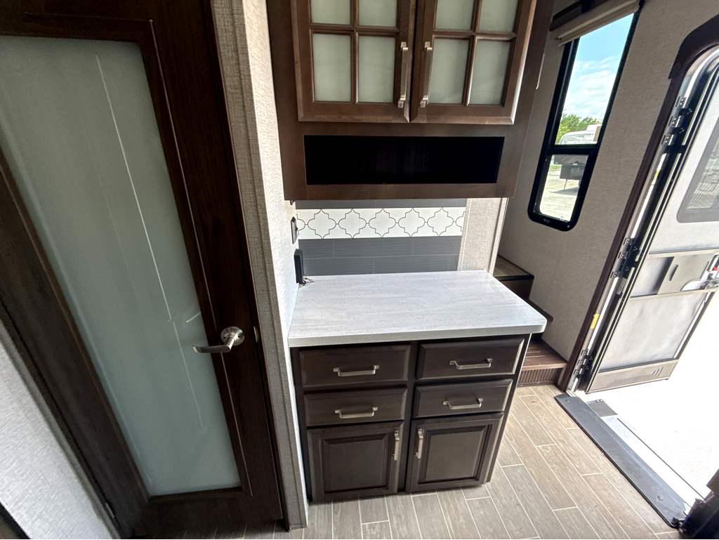 2020 Keystone ALPINE 3021RE - Image 19