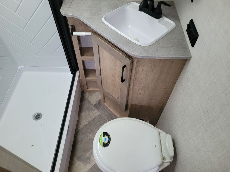 2022 Ember RV Overland 170MBH - Image 9