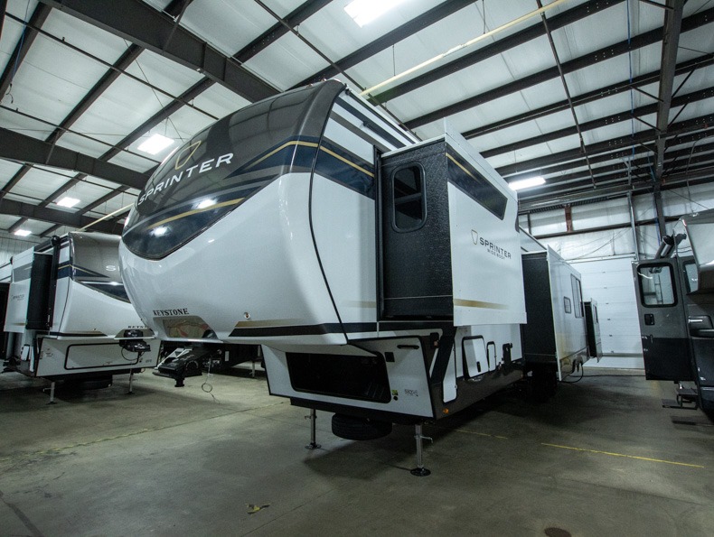 2026 Keystone Sprinter 3950SSP - Image 4