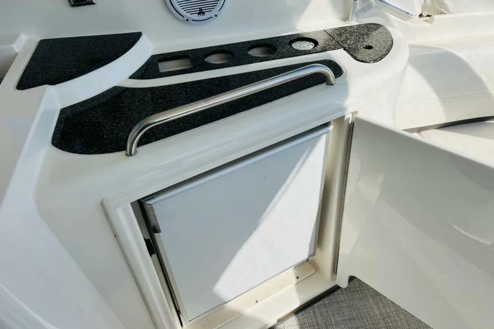 2006 Cruisers Yachts 420 Express - Image 11