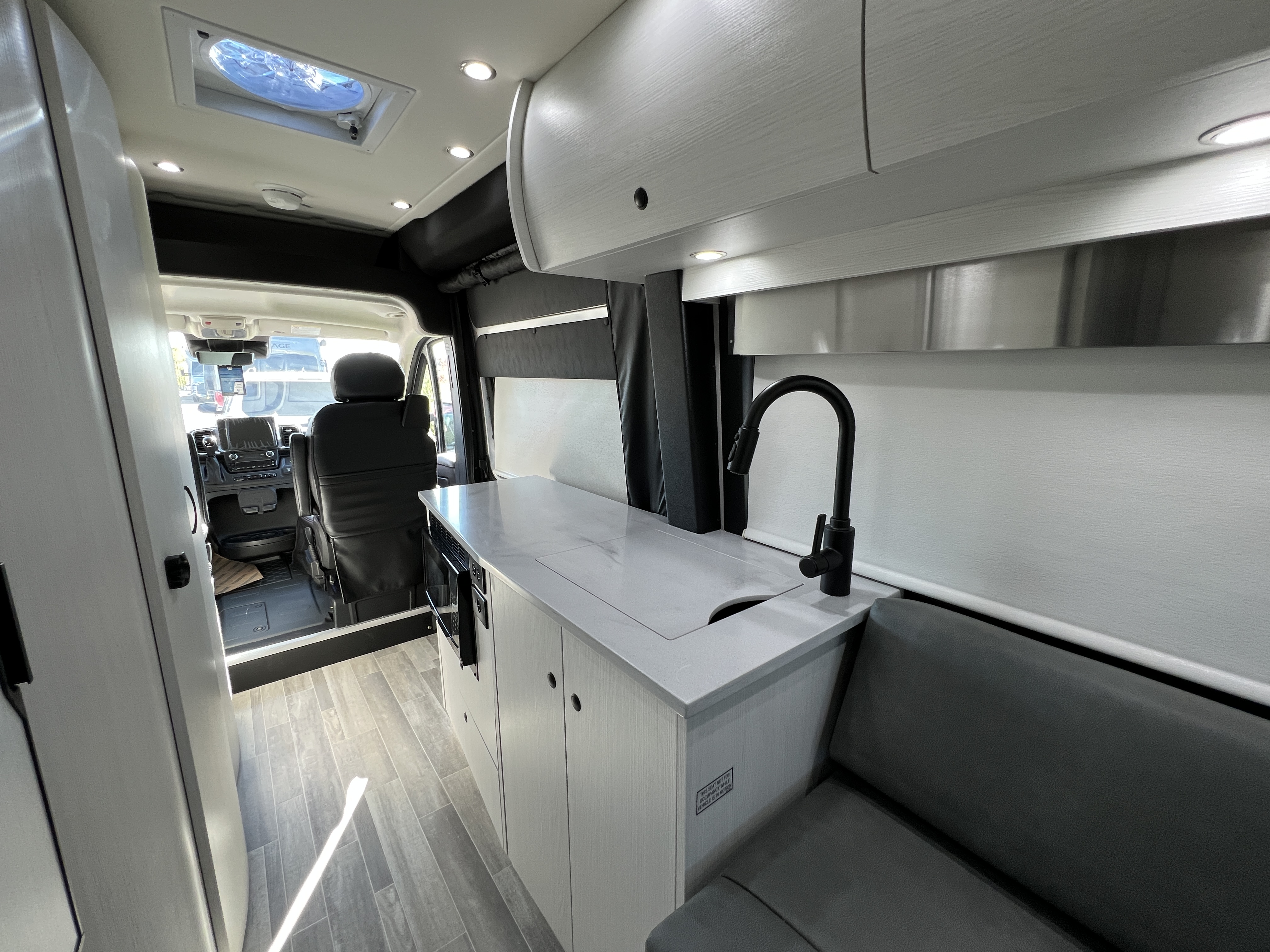 2027 Pleasure-Way Lexor TS - Image 18