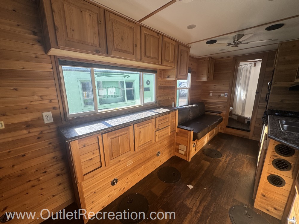 2020 ICE CASTLE RV EXTREME 8X22 - Image 9