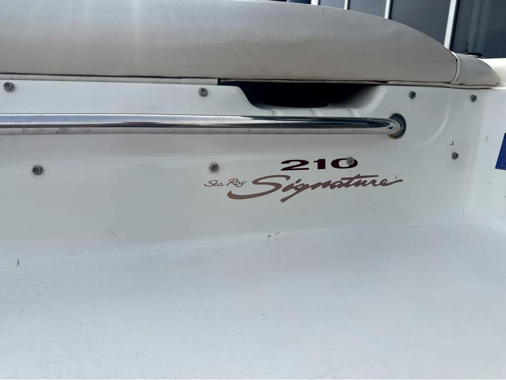 1996 Sea Ray 210 Signature - Image 5