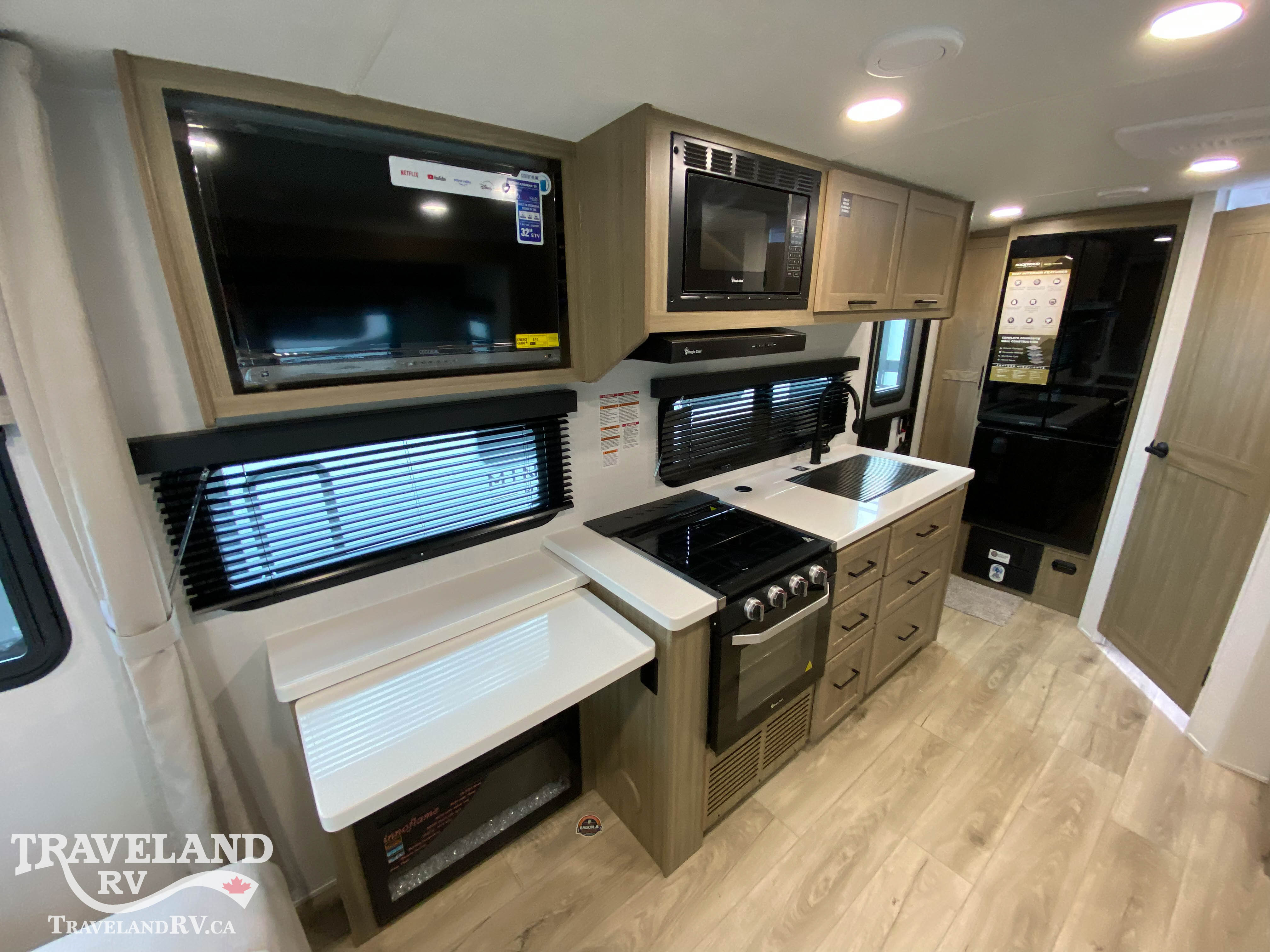 2027 Forest River Rockwood Mini Lite 2205S - Image 10
