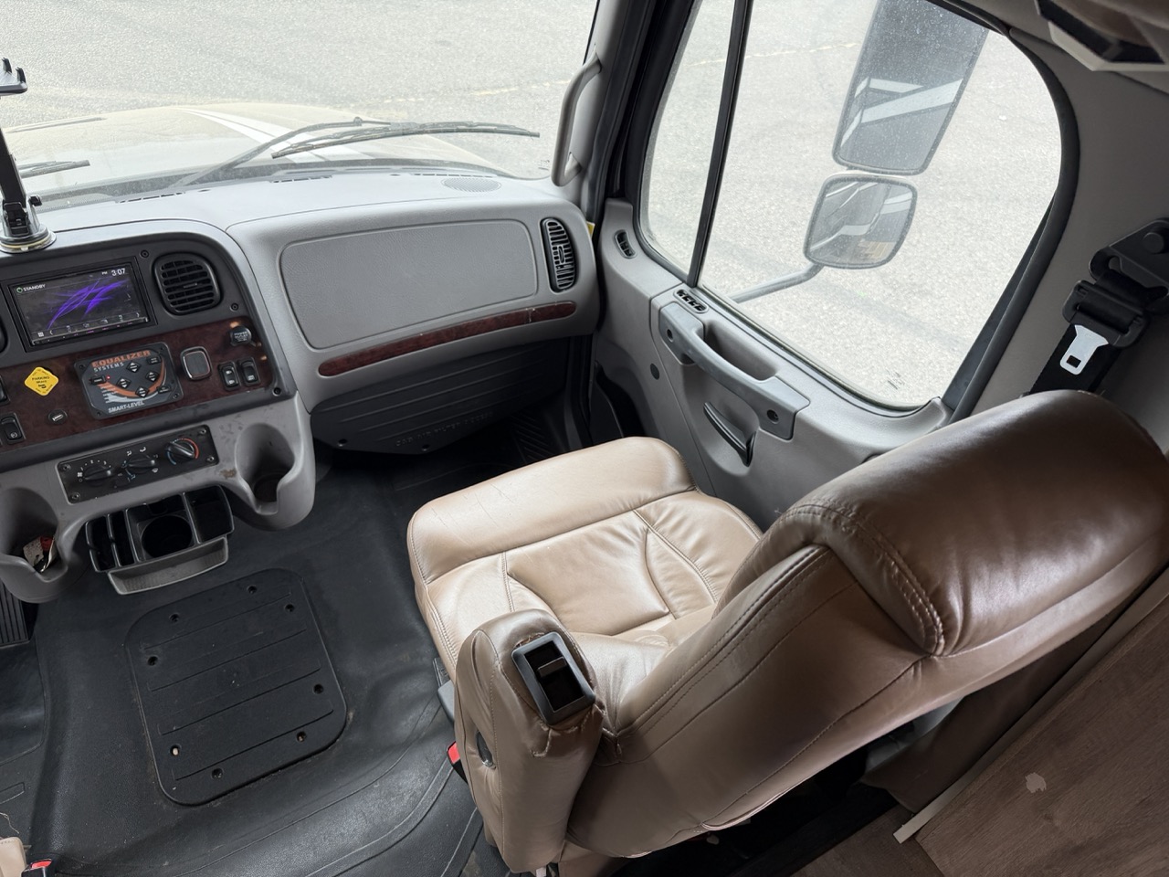 2019 Jayco Seneca 37K - Image 5
