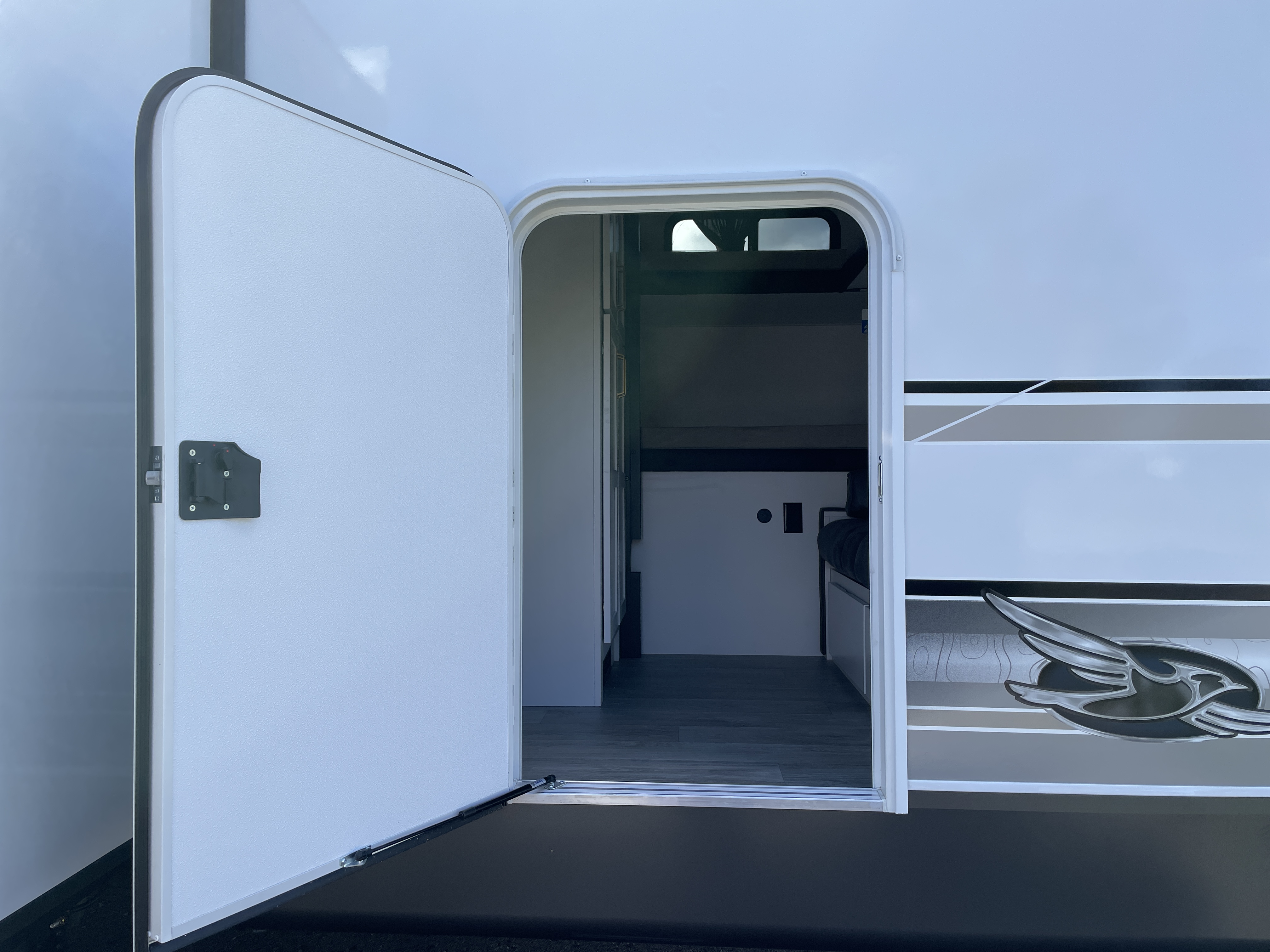2027 Jayco Eagle 31QBH - Image 6