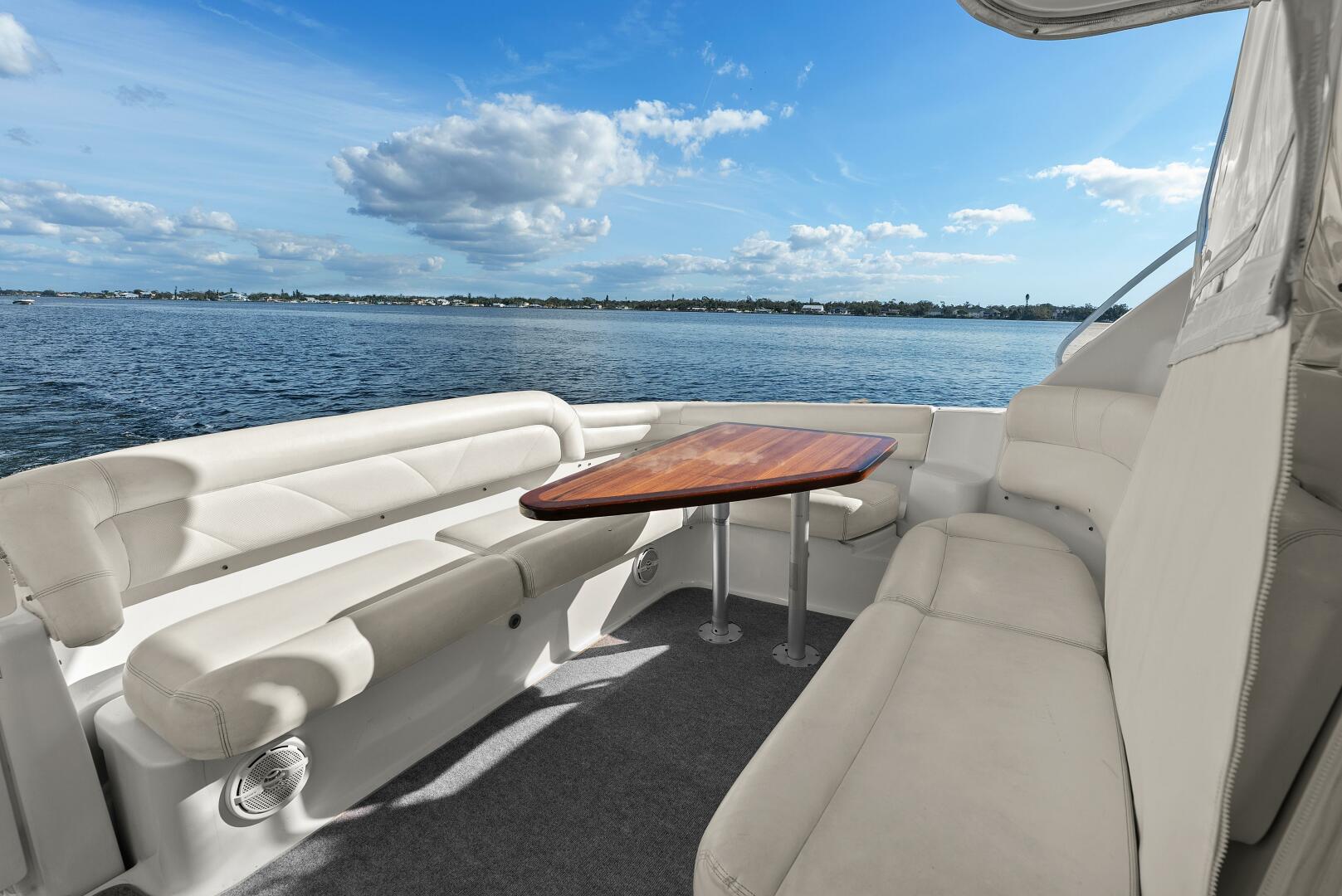 2007 Tiara Yachts 4300 Sovran - Image 10