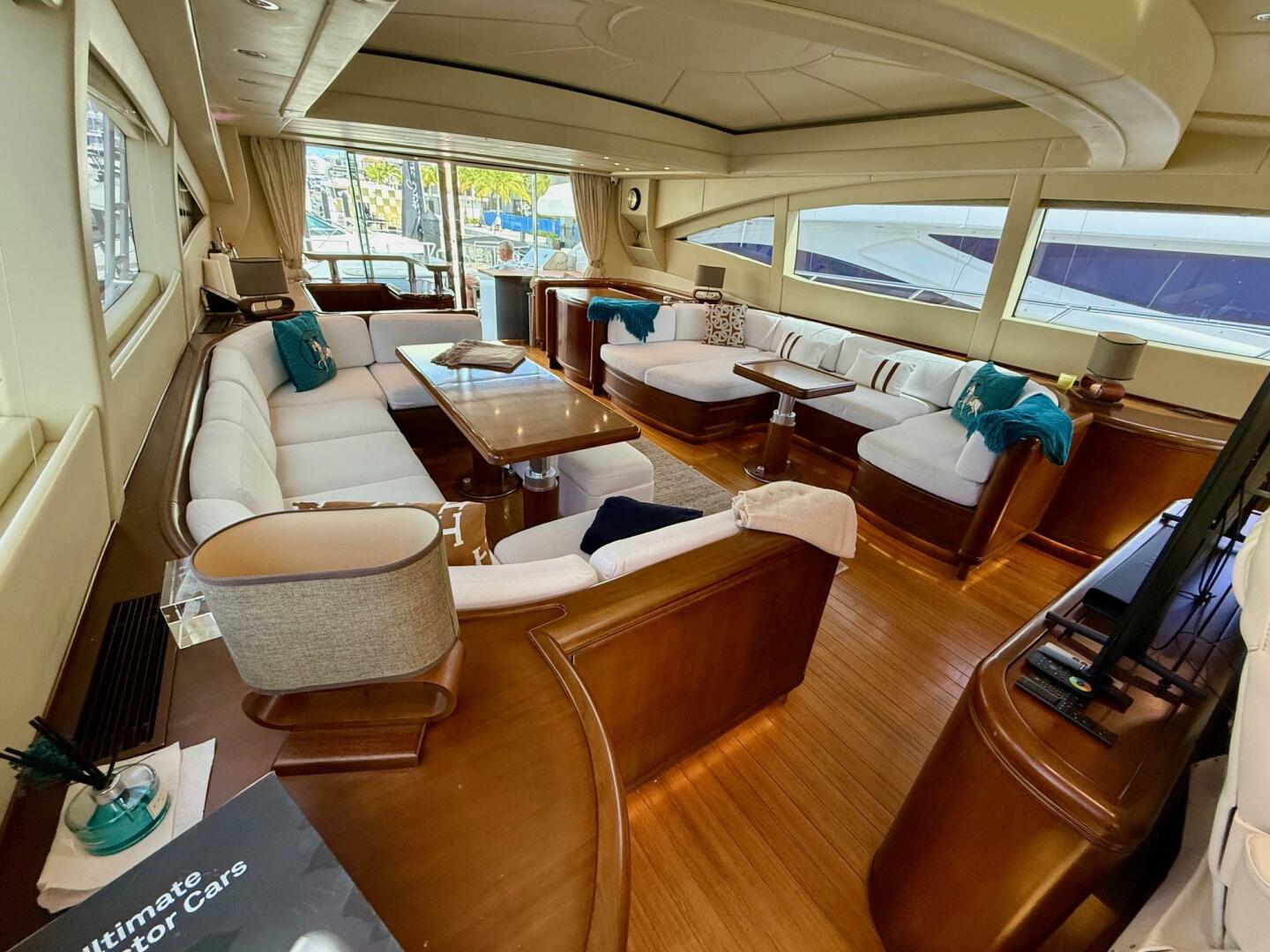 2005 Mangusta 92 - Image 7