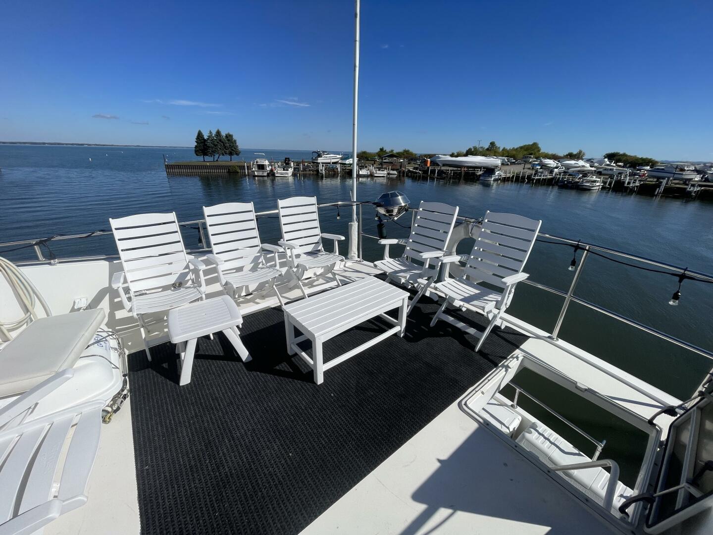 1993 Viking 50 Motor Yacht - Image 28