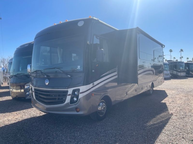 2017 Holiday Rambler Vacationer XE 34S - Image 3