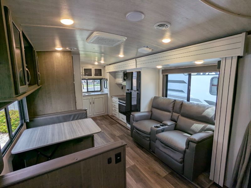 2023 Keystone Cougar Half-Ton 22MLSWE - Image 7
