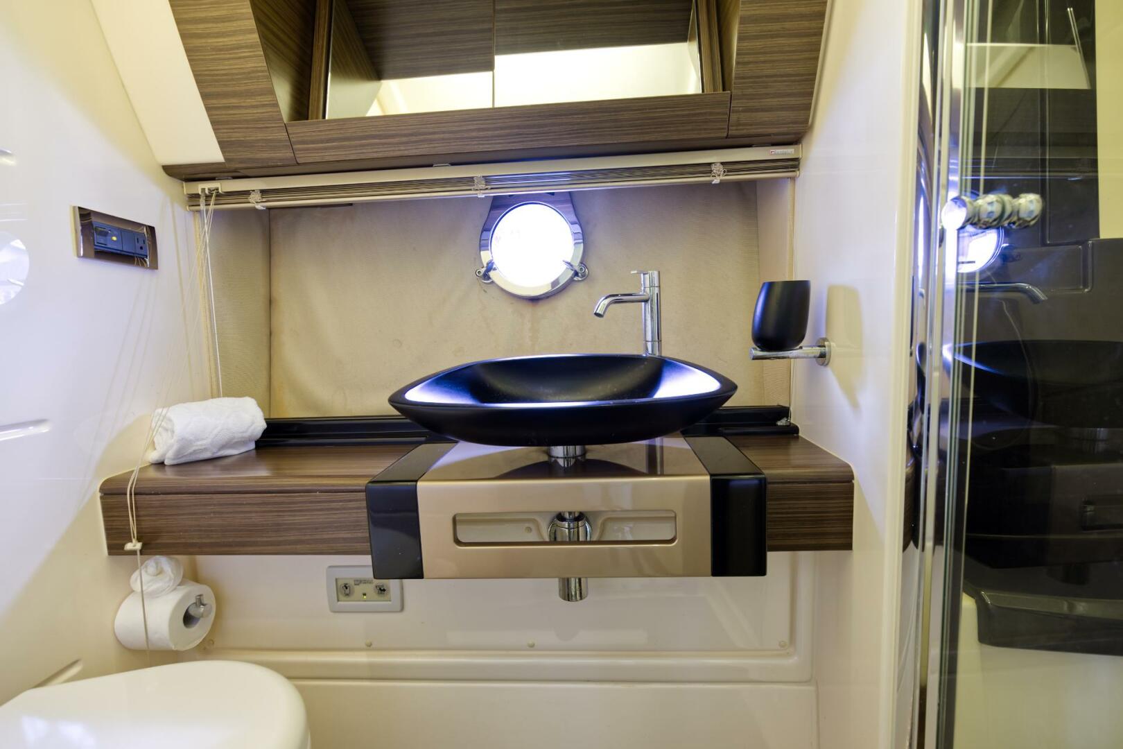 2013 Azimut 55S - Image 25
