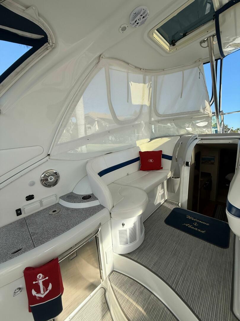 2008 Formula 37 Performance Cruiser - Image 10