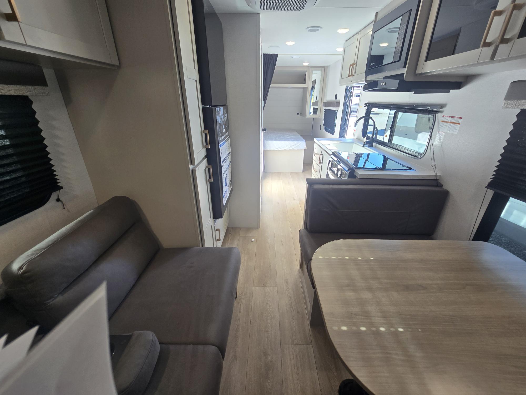 2027 Jayco Jay Flight SLX 210QB - Image 12