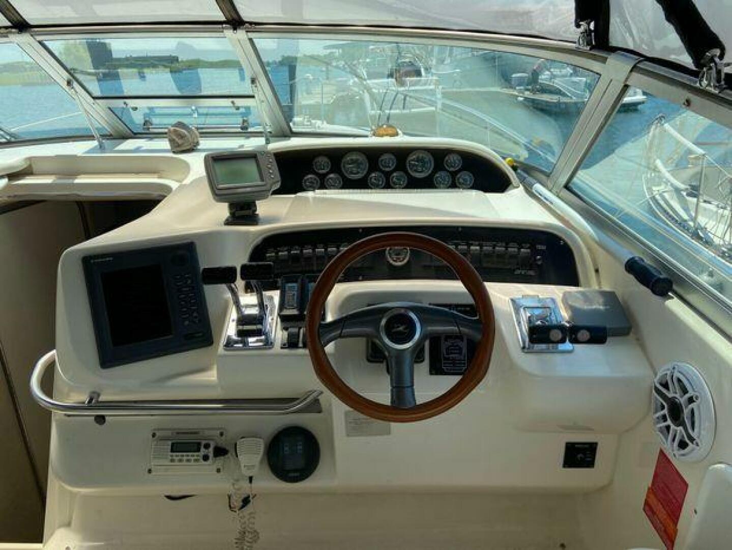 1996 Sea Ray 330DA - Image 7