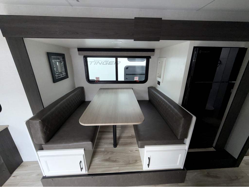 2026 VENTURE RV SPORTTREK STINGER 232VRL - Image 13