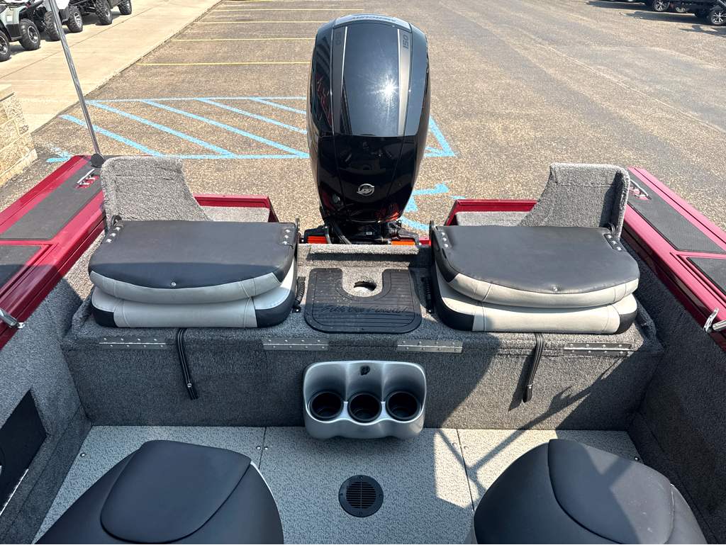 2018 Tracker Targa V18 - Image 9