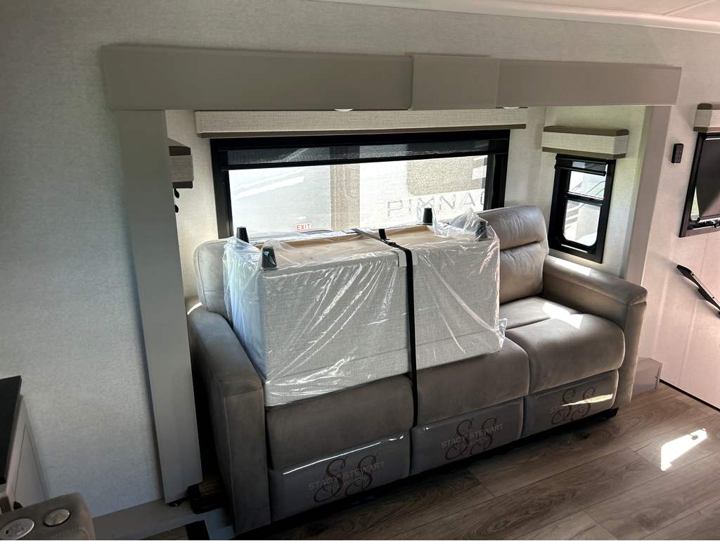 2026 JAYCO NORTH POINT 382FLRB - Image 17