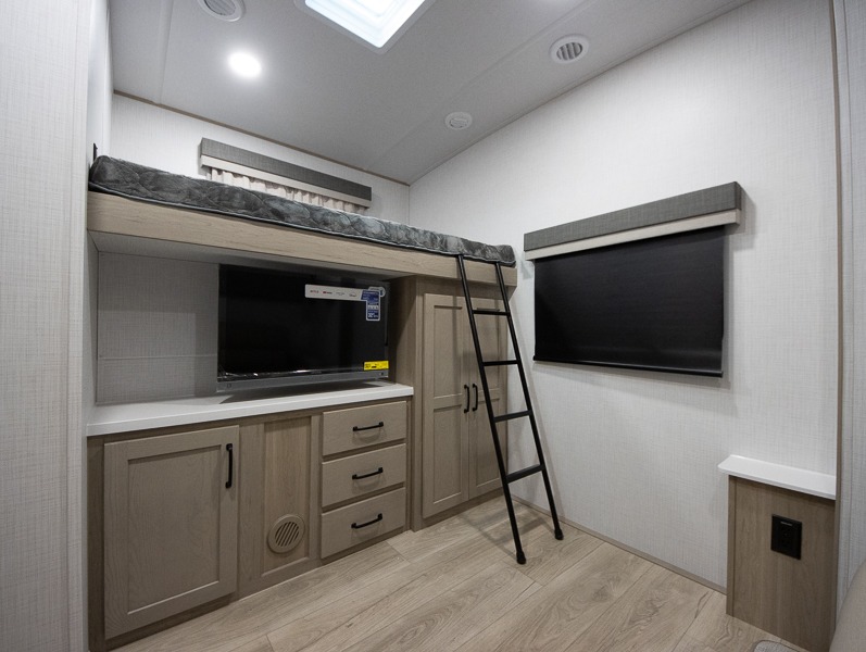 2025 Forest River Rockwood Signature Ultra Lite 8336BH - Image 22