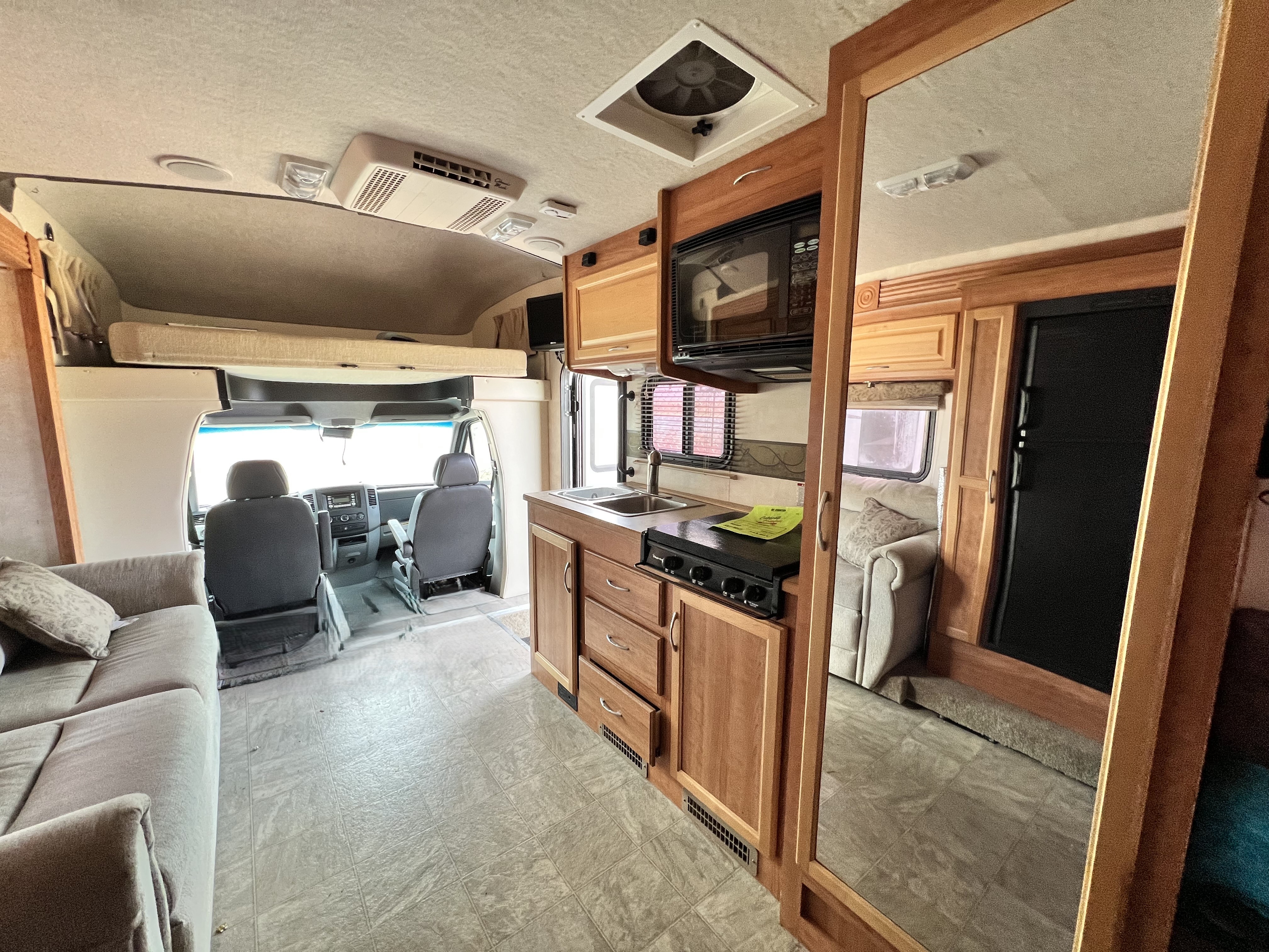 2010 Fleetwood Quest 24SL - Image 13