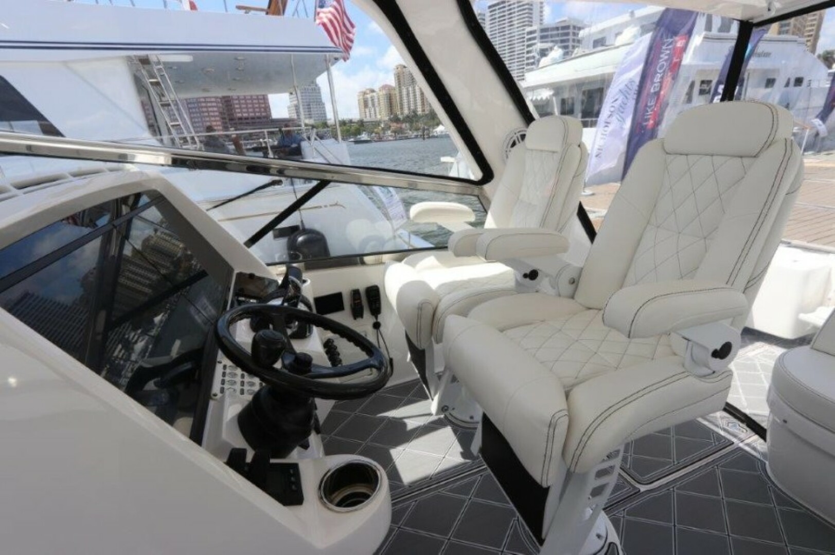 2019 Intrepid 475 Sport Yacht - Image 28