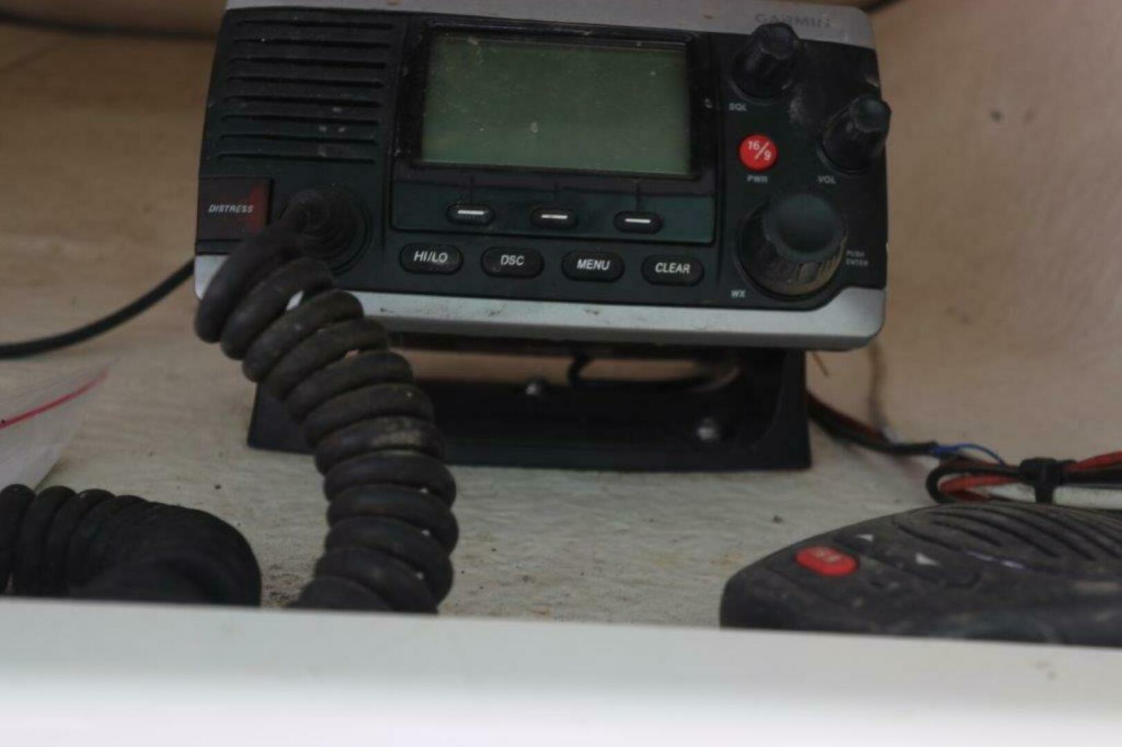 2017 Robalo R260 Center Console - Image 28