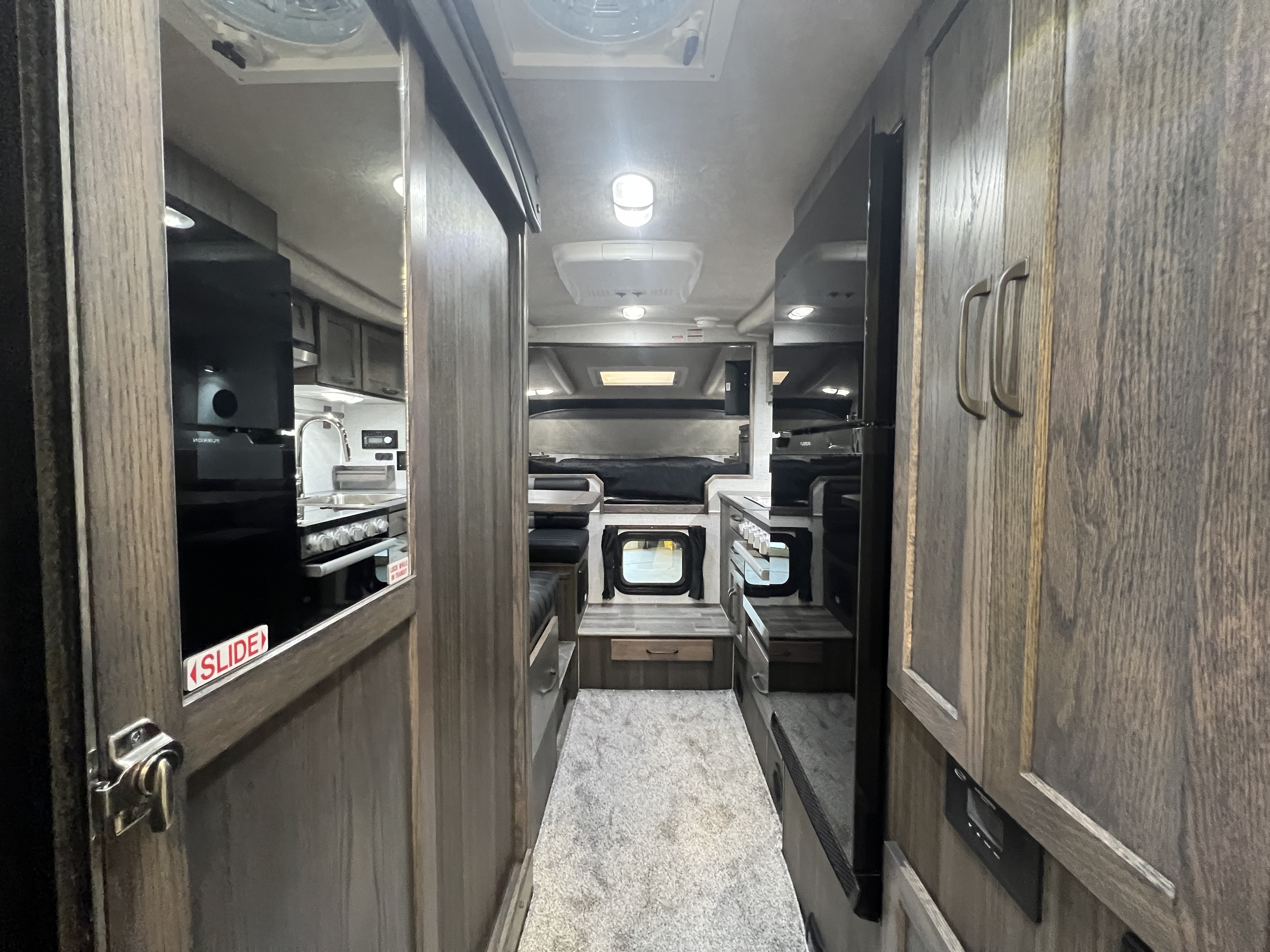 2027 NORTHERN LITE LIMITED EDITION 8-11 EX DRY BATH - Image 3