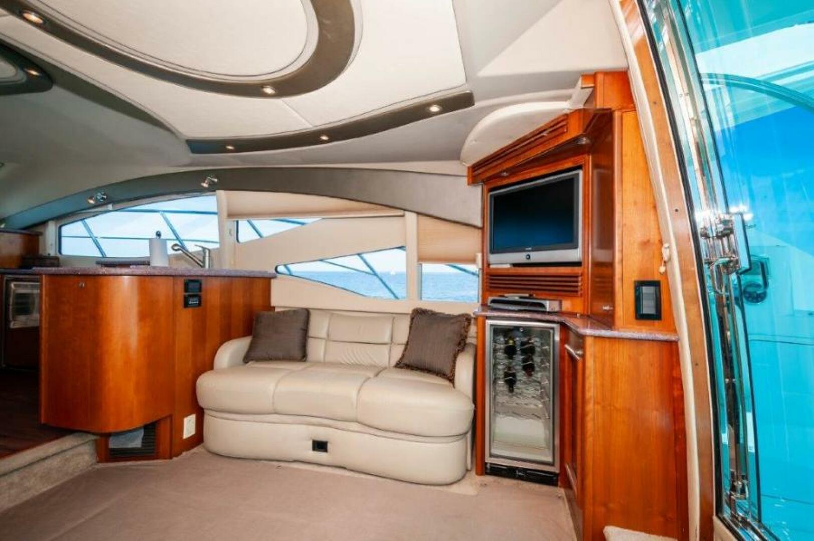 2006 Cruisers Yachts 477 Sport Sedan - Image 4
