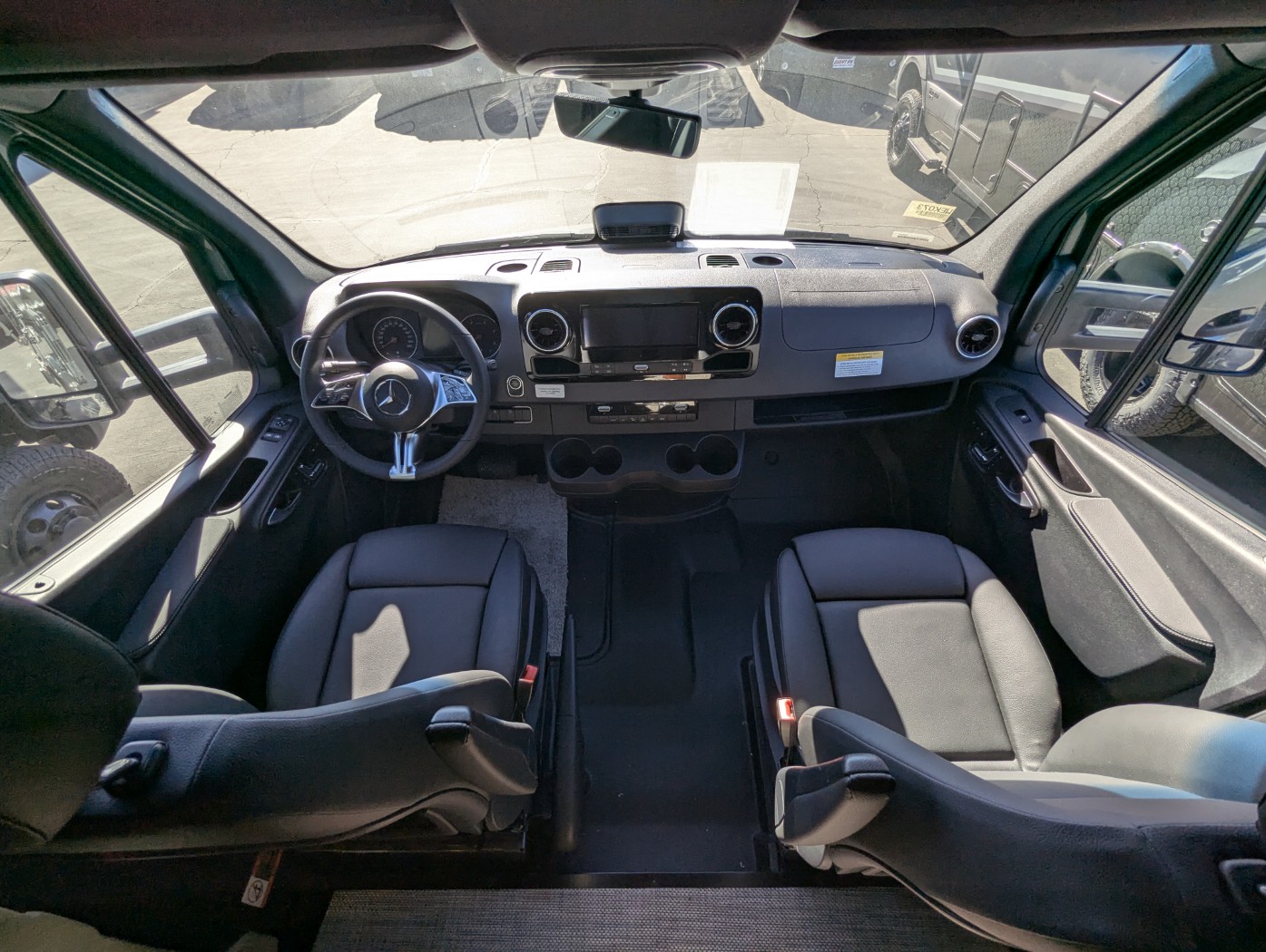 2026 Winnebago Ekko Sprinter 23B AWD - ATH Edition - Image 9