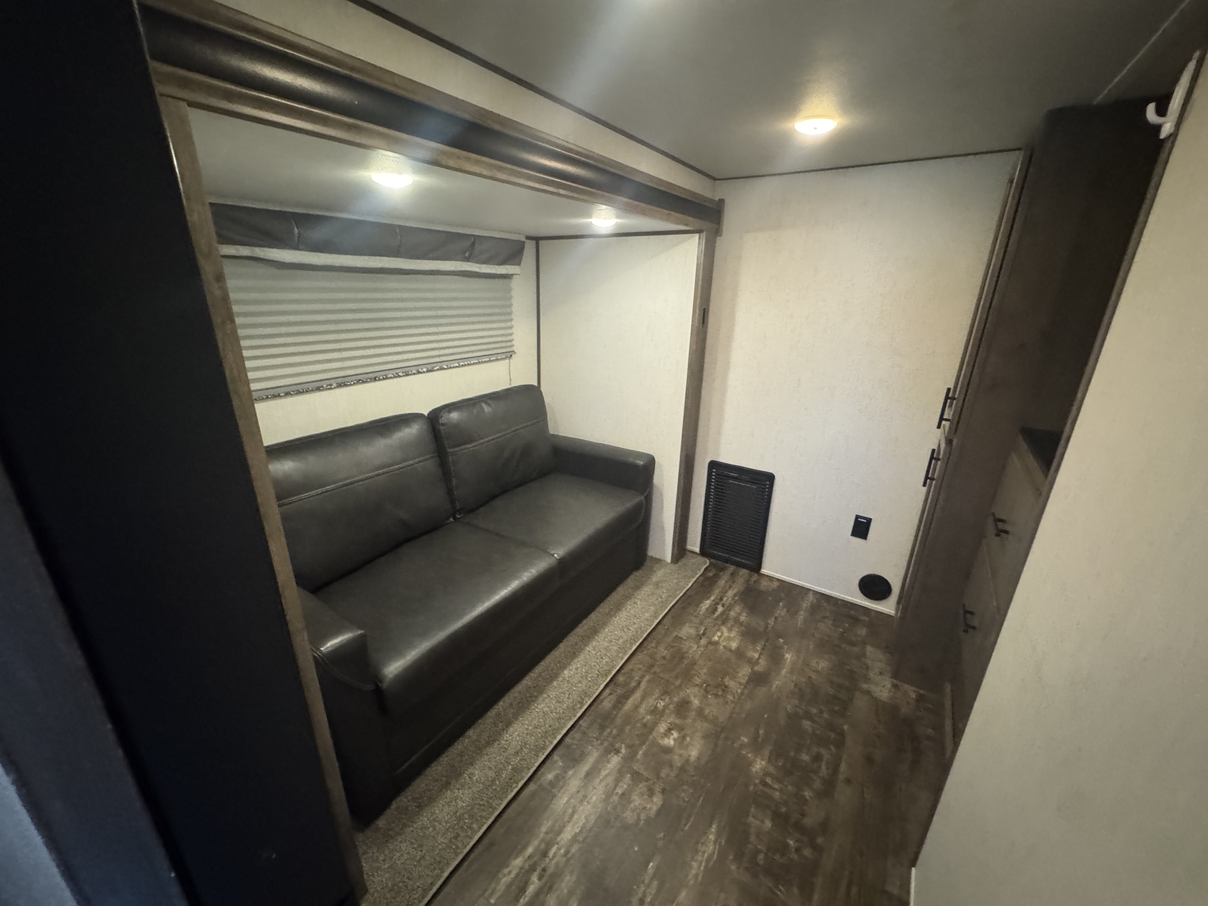 2022 FOREST RIVER SABRE 36BHQ - Image 18