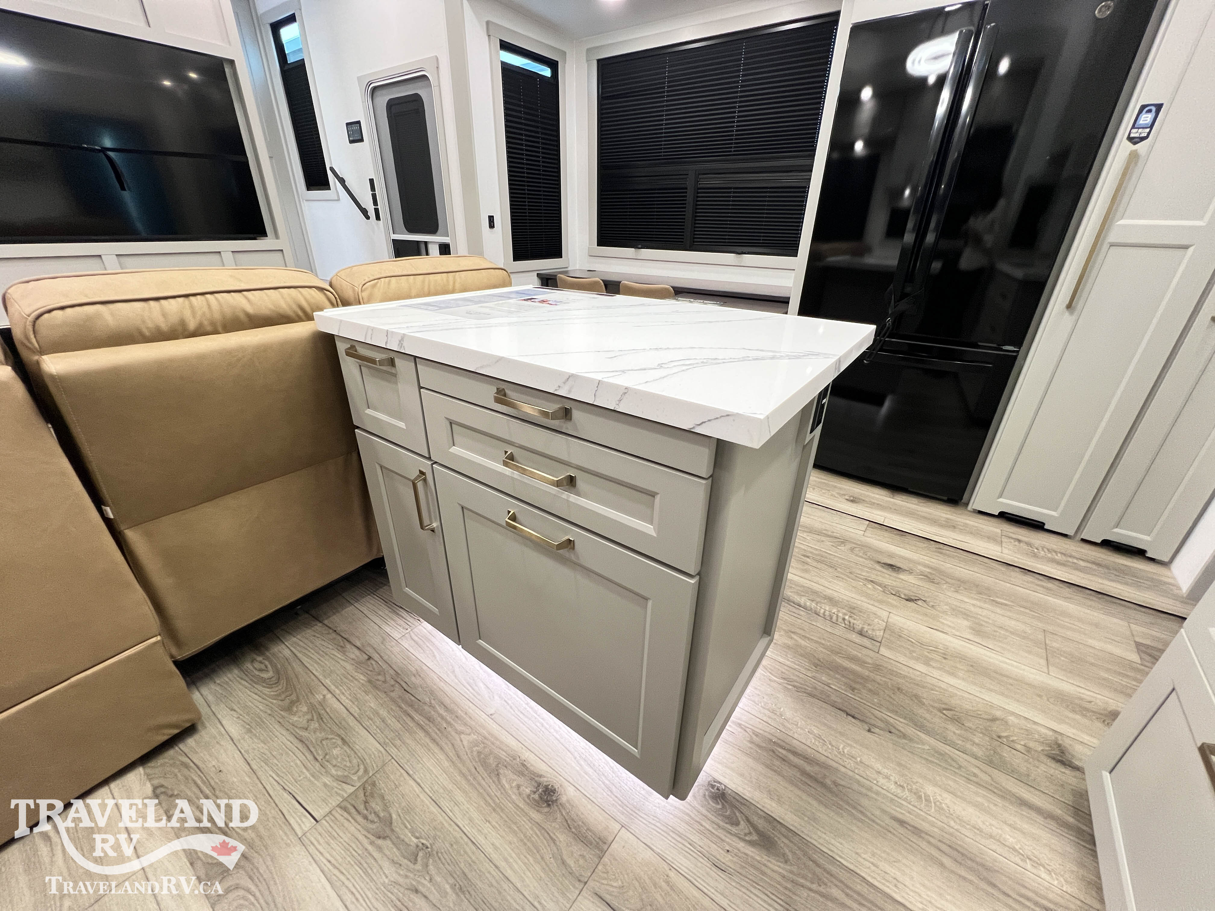 2027 Brinkley RV Model G 3950 - Image 32
