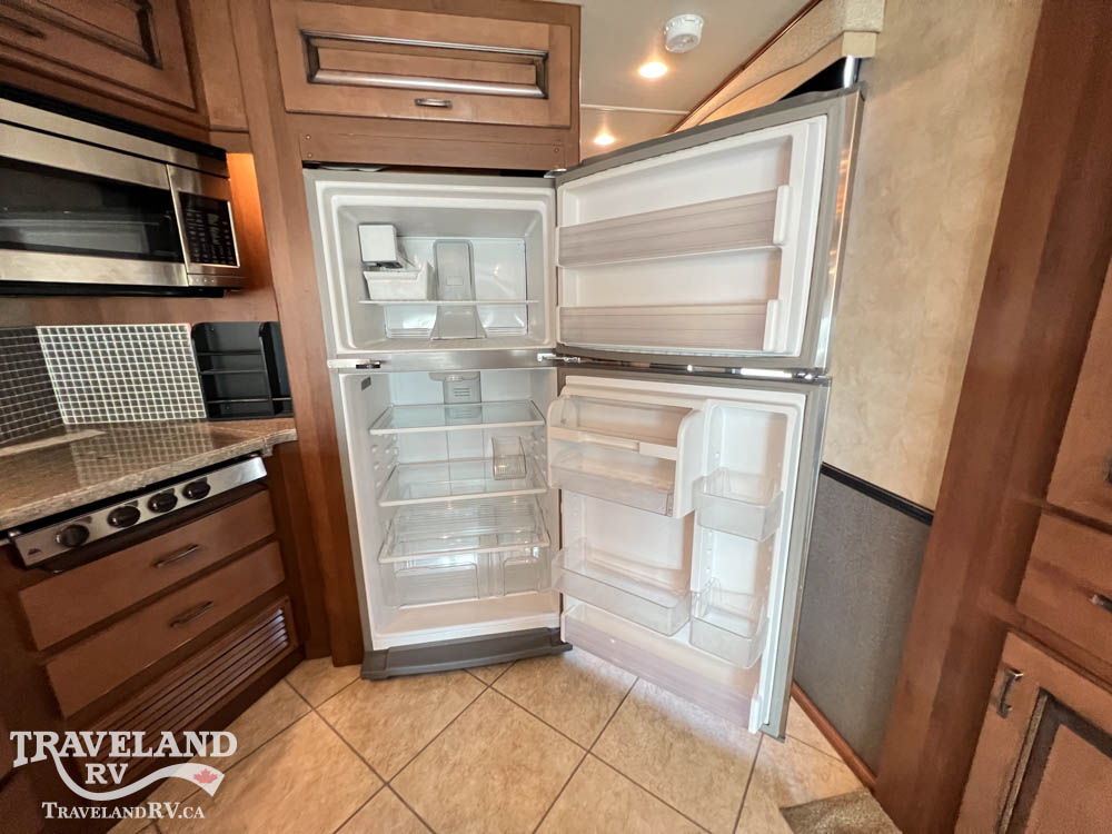 2015 Fleetwood Excursion 35B - Image 29